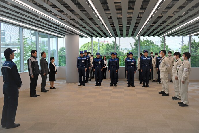 5月1日に開催した派遣職員の出発式の様子