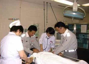 写真：救急隊員の病院実習の様子