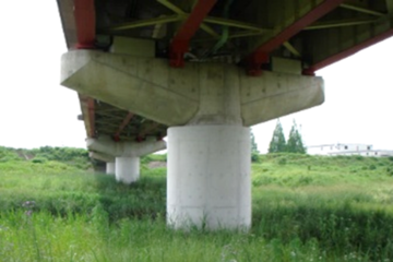 写真：橋脚補強