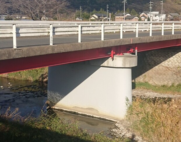 写真：橋脚補強