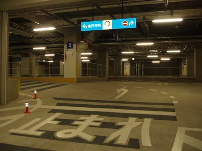 写真：駅西駐車場内6