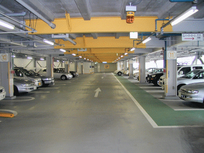 写真：駅西駐車場内3