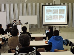 写真：富岡学校発表の様子1