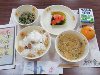 写真：藍川北中　給食