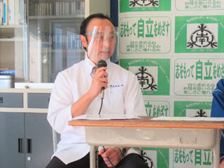 写真:長森南中 食育講話