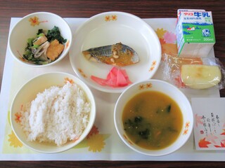 写真：長良中　給食