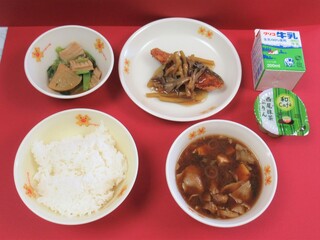 写真：陽南中　給食