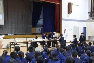 写真：青山中学校　食育講話、実践