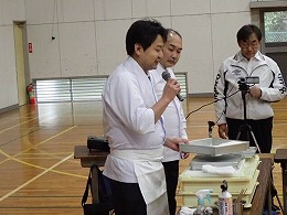 写真：岩野田中学校　食育講話、実践1