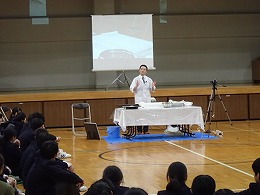 写真：梅林中学校　食育講話、実践1