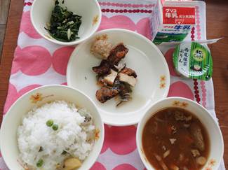 写真：精華中学校　給食