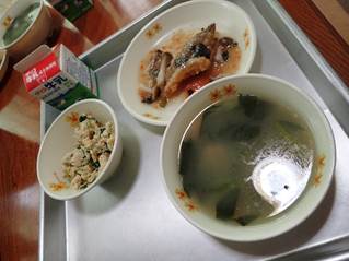 写真：長良中学校　給食