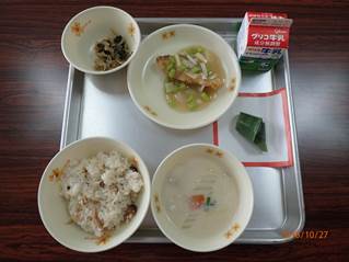 写真：島中学校　給食