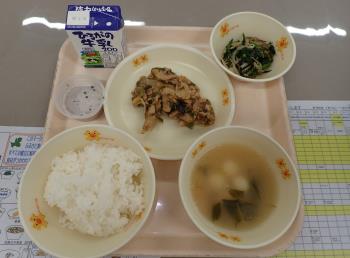 写真：岐阜中央中学校　給食