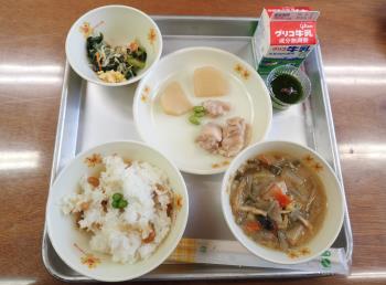 写真：青山中学校　給食