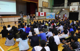 写真：茜部小学校との交流