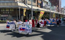 photo: flag parade1