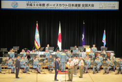 写真：感謝状受領する市長