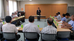 写真：意見交換する市長