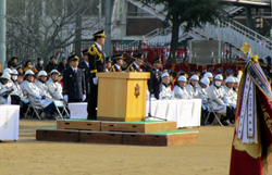 写真：告辞を述べる市長