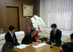 写真：面談する市長