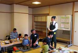 写真：あいさつする市長（2月9日）
