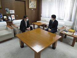 写真：面談する市長1（6月23日）