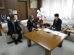 写真：面談する市長1（7月21日）