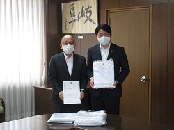 写真：後藤勝則氏と市長