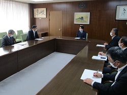 写真：面談する市長