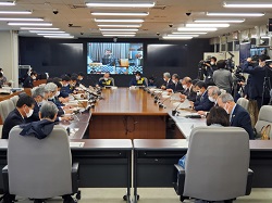 写真：会議に出席1（1月9日）