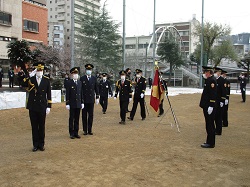 写真：あいさつする市長（1月11日）