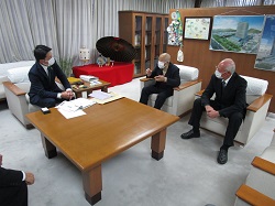 写真：面談する市長1（1月29日）