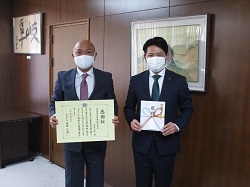 写真：岐阜県遊技業協同組合岐阜支部さまと市長