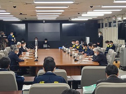 写真：会議に出席