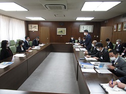 写真：懇談会2（2月24日）