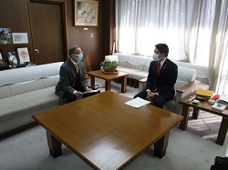 写真：面談する市長