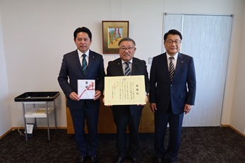 企業版ふるさと納税贈呈式(一丸ファルコス株式会社様)