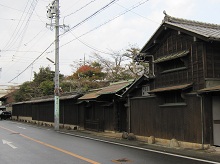 写真：森家住宅門及び塀