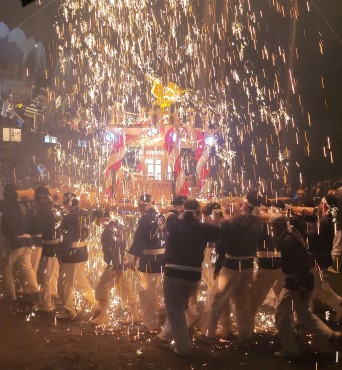 写真：手力の火祭