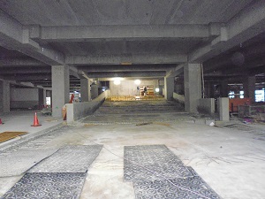 写真：立体駐車場の内部現場状況