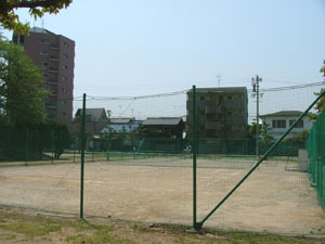 写真：加納テニスコート外観