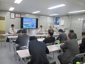 写真：視察調査の状況