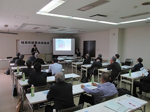 写真：講演の様子