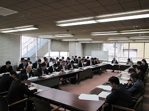 写真：第17回庁舎整備検討会議の様子