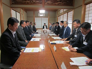 写真：4警察署長との意見交換会