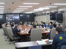 写真：意見交換会に出席