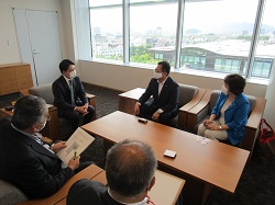 写真：面談する市長