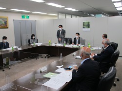 公益財団法人岐阜県市町村振興協会令和3年度第1回定時評議員会に出席し、あいさつ