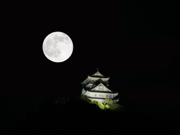 月と岐阜城の写真その1